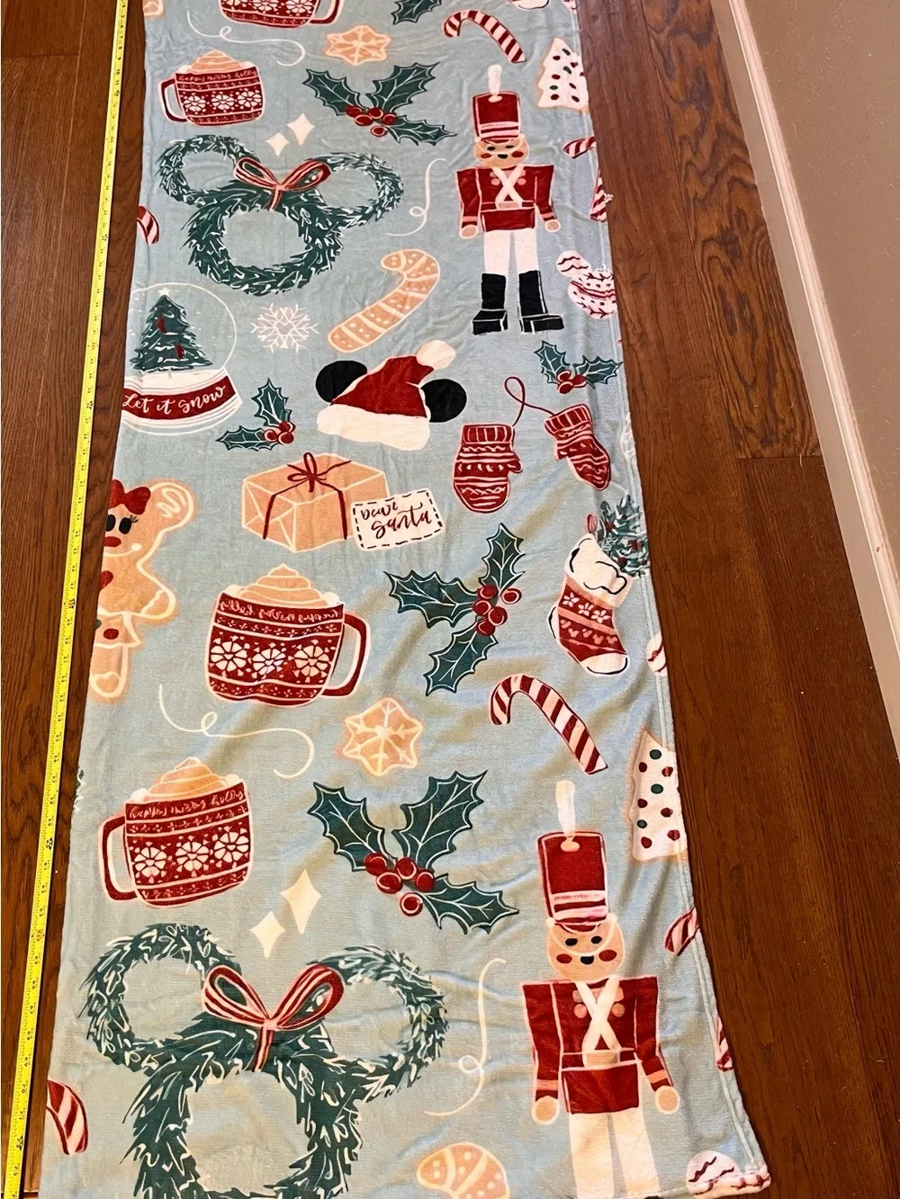 Super Soft Light‎ Blue, Red & Green Holiday Motif Throw